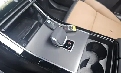 Land Rover Range Rover Velar 2025, 14369 км, за 54000.03 USD - фото 9