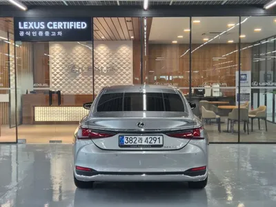 Lexus ES 2026, 21273 км, за 38762.24 USD
