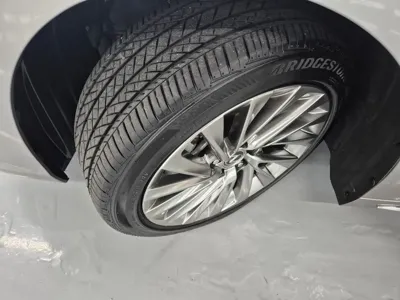 Lexus ES 2026, 21273 км, за 38762.24 USD