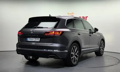 Volkswagen Touareg 2020, 123677 км, за 24182.36 USD