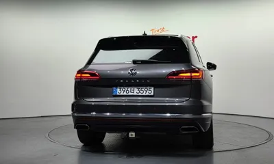 Volkswagen Touareg 2020, 123677 км, за 24182.36 USD