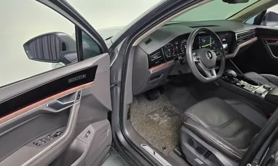 Volkswagen Touareg 2020, 123677 км, за 24182.36 USD - фото 13