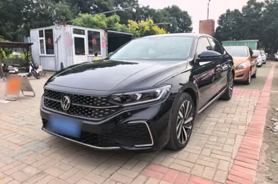 Volkswagen Passat · 2023 год