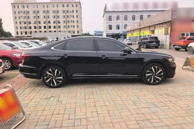 Volkswagen Passat 2023, 55500 км, за 18852 USD