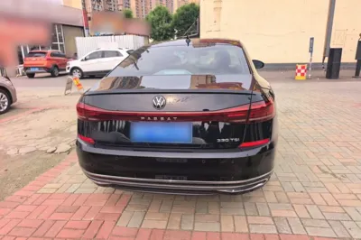 Volkswagen Passat 2023, 55500 км, за 18852 USD