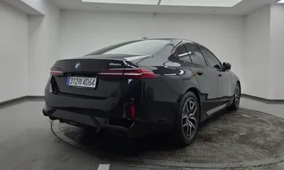 BMW 5-Series 2026, 4067 км, за 41604.35 USD