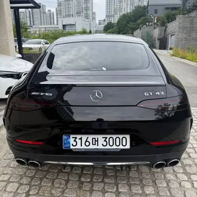 Mercedes-Benz AMG GT 2021, 166000 км, за 33224.77 USD