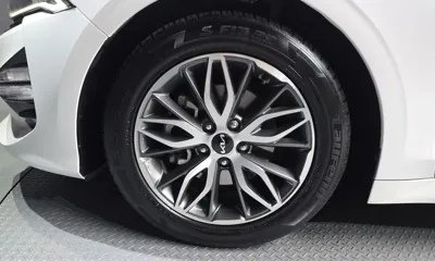 Kia K5 2023, 117393 км, за 12465.54 USD