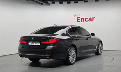BMW 5-Series 2023, 18449 км, за 34027.09 USD