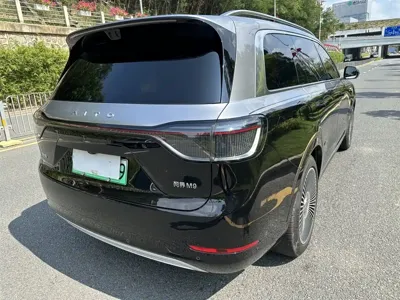 AITO 问界 AITO M9 2025, 6000 км, за 64072.54 USD