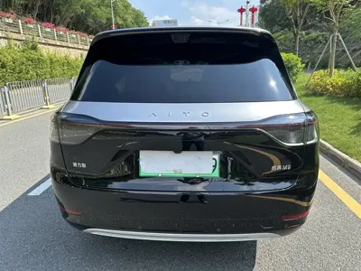 AITO 问界 AITO M9 2025, 6000 км, за 64072.54 USD