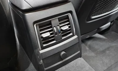 BMW 3-Series 2018, 98826 км, за 13022.81 USD - фото 29