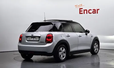 MINI Cooper 2015, 91339 км, за 5248.29 USD