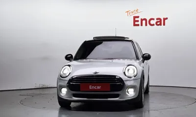 MINI Cooper 2015, 91339 км, за 5248.29 USD