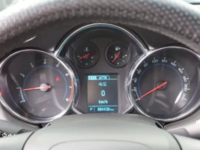 ChevroletGMDaewoo Cruze 2016, 84000 км, за 2758.8 USD