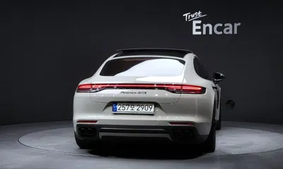 Porsche Panamera 2023, 49366 км, за 100760.54 USD