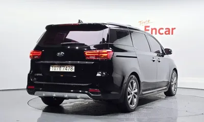 Kia Canival 2019, 139533 км, за 9315.97 USD