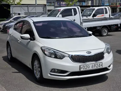 Kia K3 2015, 118850 км, за 2494.42 USD