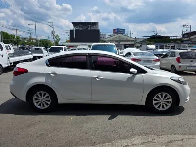 Kia K3 2015, 118850 км, за 2494.42 USD