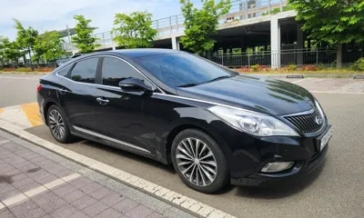 Hyundai Grandeur 2014, 170536 км, за 3544.7 USD