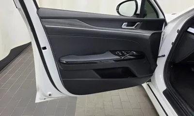 Kia K5 2024, 34490 км, за 18136.9 USD - фото 24