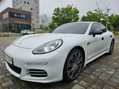 Porsche Panamera 2016, 163400 км, за 14195.48 USD