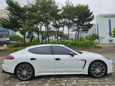 Porsche Panamera 2016, 163400 км, за 14195.48 USD