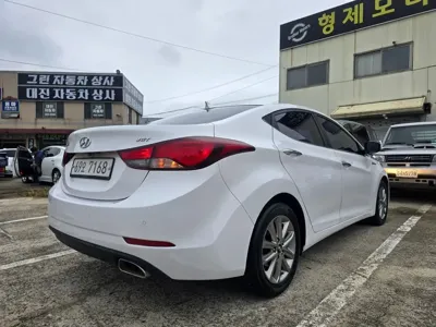 Hyundai Avante 2014, 91653 км, за 3907.28 USD