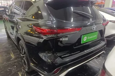 Toyota Crown Kluger 2022, 33000 км, за 31284 USD
