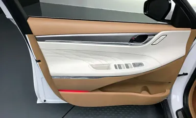 Hyundai Grandeur 2020, 114867 км, за 15628.05 USD - фото 24
