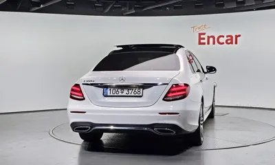 Mercedes-Benz E-Class 2017, 137146 км, за 17068.41 USD