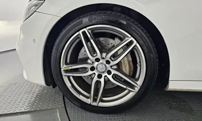 Mercedes-Benz E-Class 2017, 137146 км, за 17068.41 USD