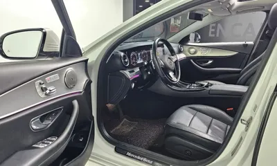 Mercedes-Benz E-Class 2017, 137146 км, за 17068.41 USD - фото 10