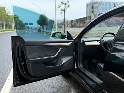 Tesla Model 3 2023, 138000 км, за 17627.67 USD