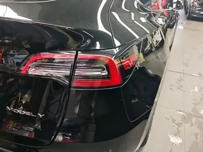 Tesla Model Y 2023, 71000 км, за 24778.8 USD - фото 8