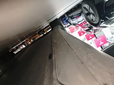 Tesla Model Y 2023, 71000 км, за 24778.8 USD - фото 21
