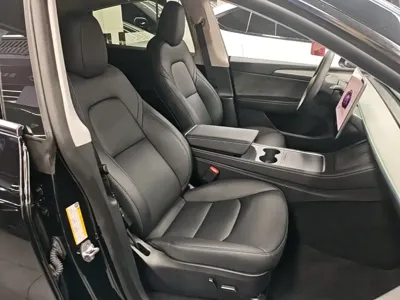 Tesla Model Y 2023, 71000 км, за 24778.8 USD - фото 25