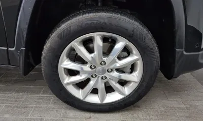 Jeep Cherokee 2015, 89769 км, за 4269.57 USD