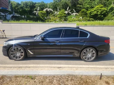 BMW 5-Series 2018, 94647 км, за 17434.31 USD
