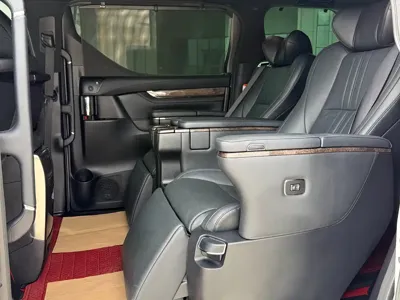 Toyota Vellfire 2023, 98000 км, за 73484.45 USD - фото 11
