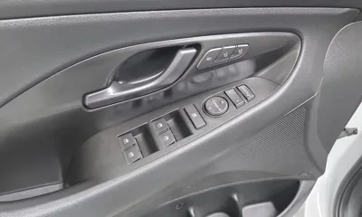 Hyundai i30 2020, 105830 км, за 9888.12 USD - фото 27