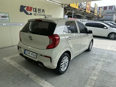 Kia Morning 2021, 23387 км, за 7995.84 USD