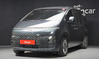 Hyundai Staria · 2023 год