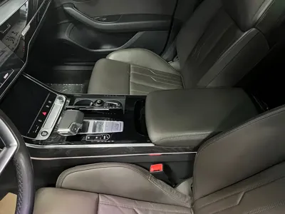 Audi A8 2023, 45000 км, за 53121.29 USD