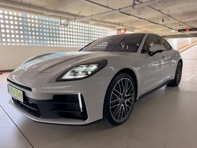 Porsche Panamera · 2025 год