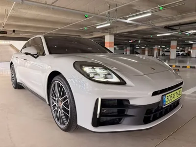 Porsche Panamera 2025, 9400 км, за 100760.54 USD