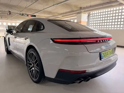 Porsche Panamera 2025, 9400 км, за 100760.54 USD