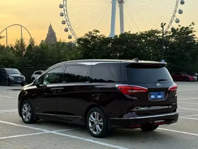 Buick GL8 2018, 230000 км, за 14419.97 USD