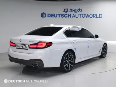 BMW 5-Series 2021, 64077 км, за 22909.28 USD