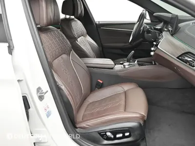 BMW 5-Series 2021, 64077 км, за 22909.28 USD - фото 10